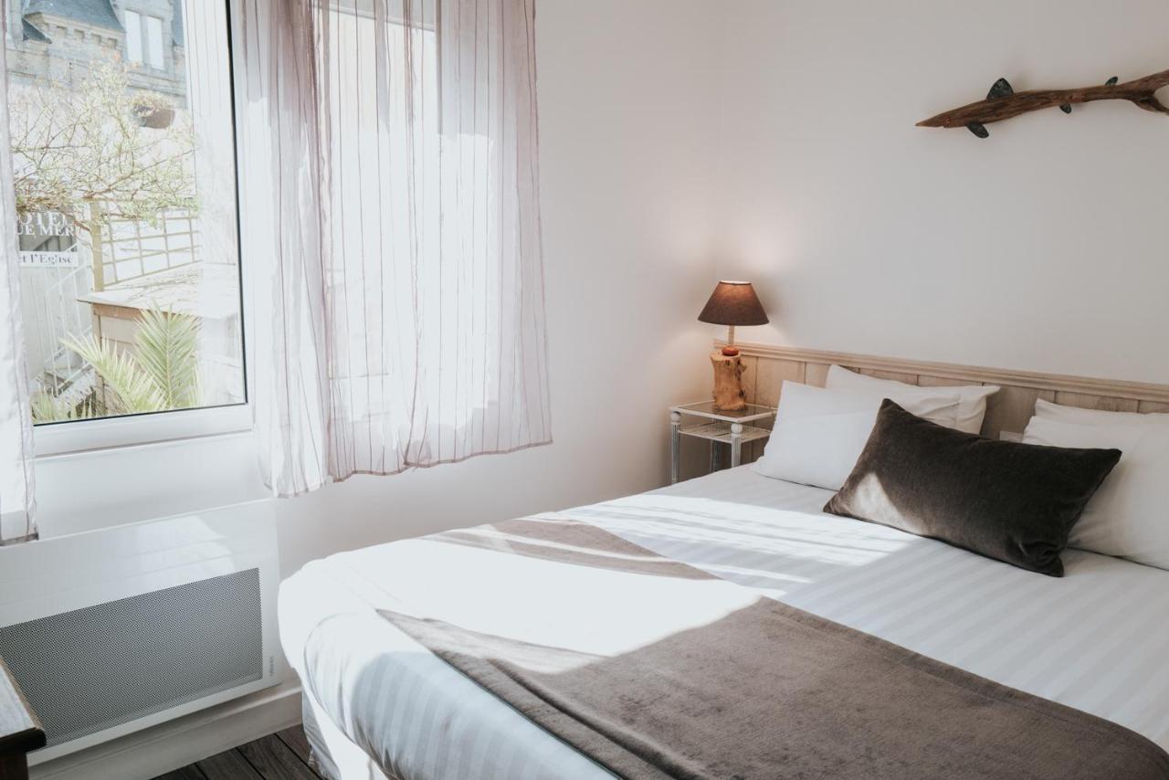 Hotel Aux Tamaris - Vue Mer Roscoff Eksteriør billede