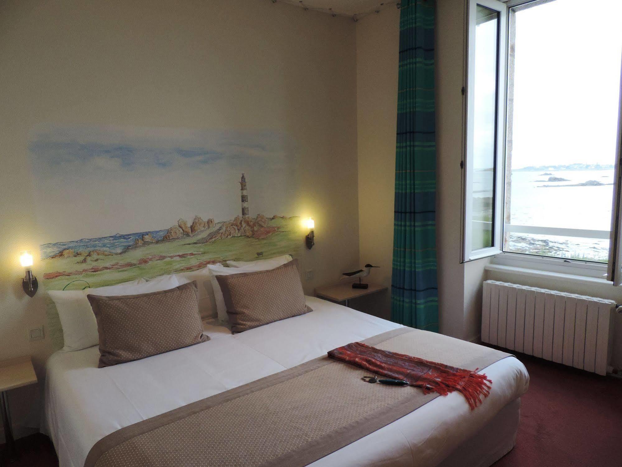 Hotel Aux Tamaris - Vue Mer Roscoff Eksteriør billede